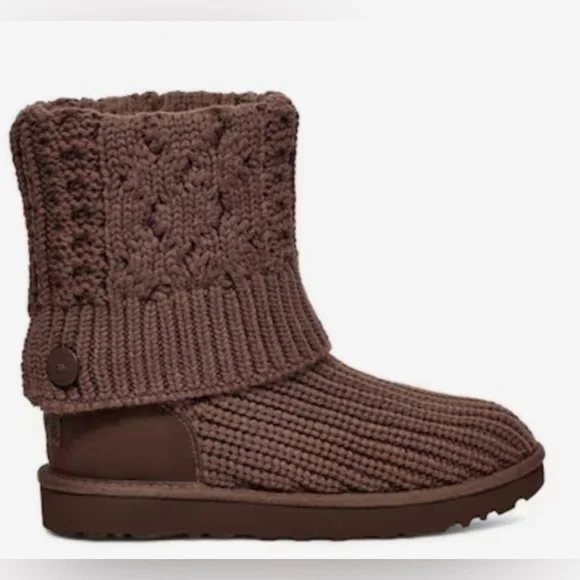 UGG CLASSIC CARDI CABLE KNIT WOMENS SZ 9 100% AUTHENTIC 100%COZY COMFY STYLE NIB